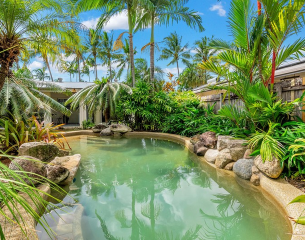 11 Thais Street, Palm Cove QLD 4879