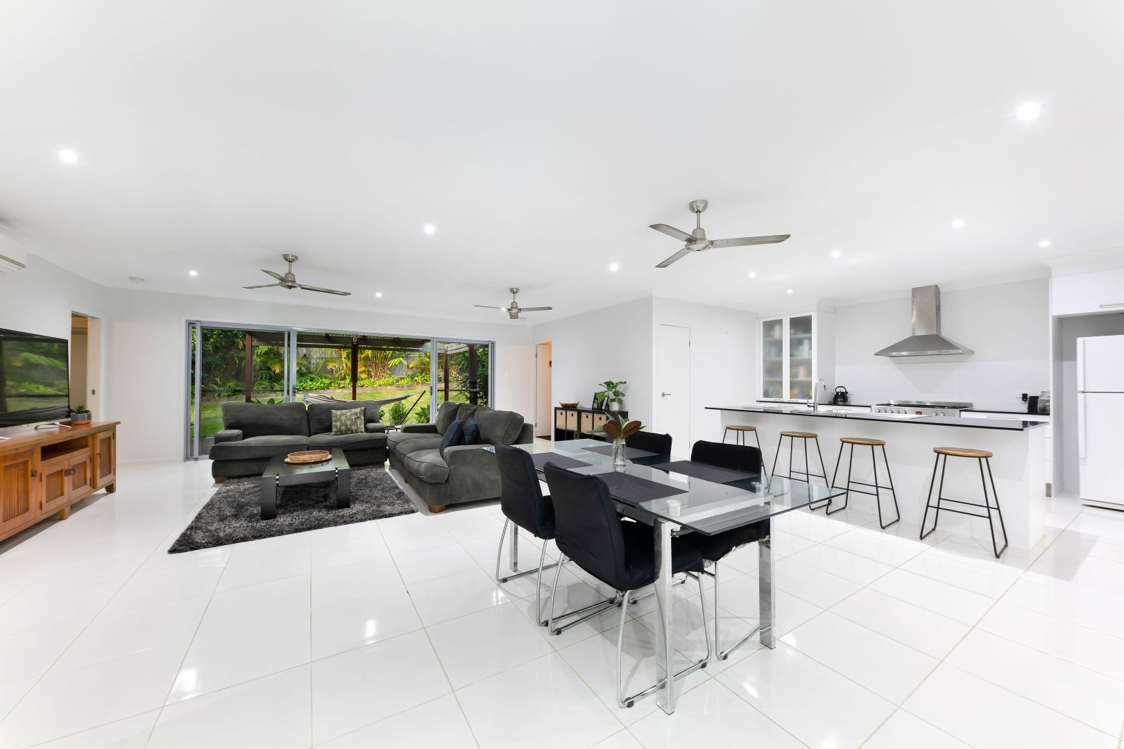 25 Dunk Place, Little Mountain QLD 4551, Image 2