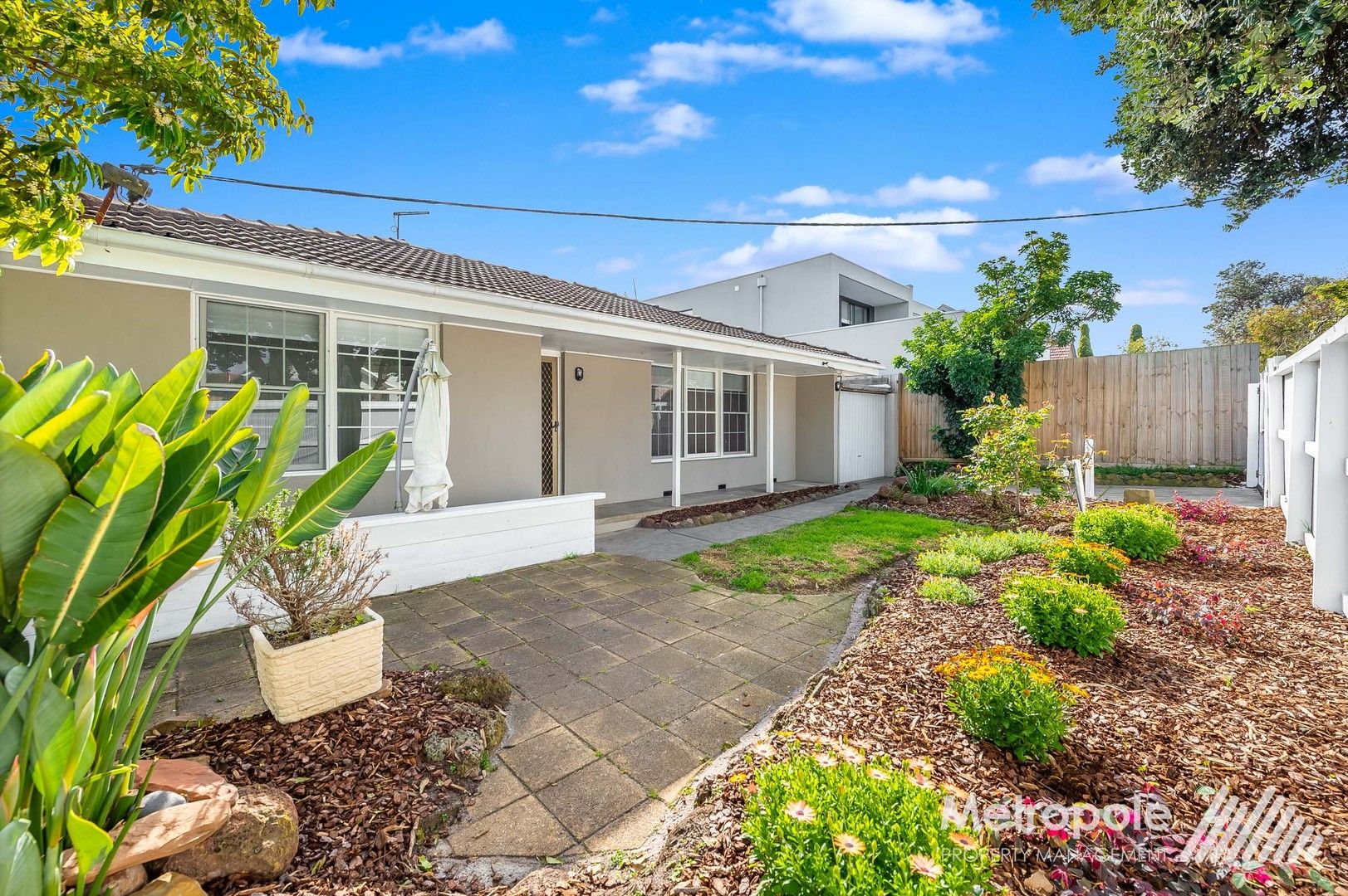 2 bedrooms Villa in 1/33 Herbert Street PARKDALE VIC, 3195