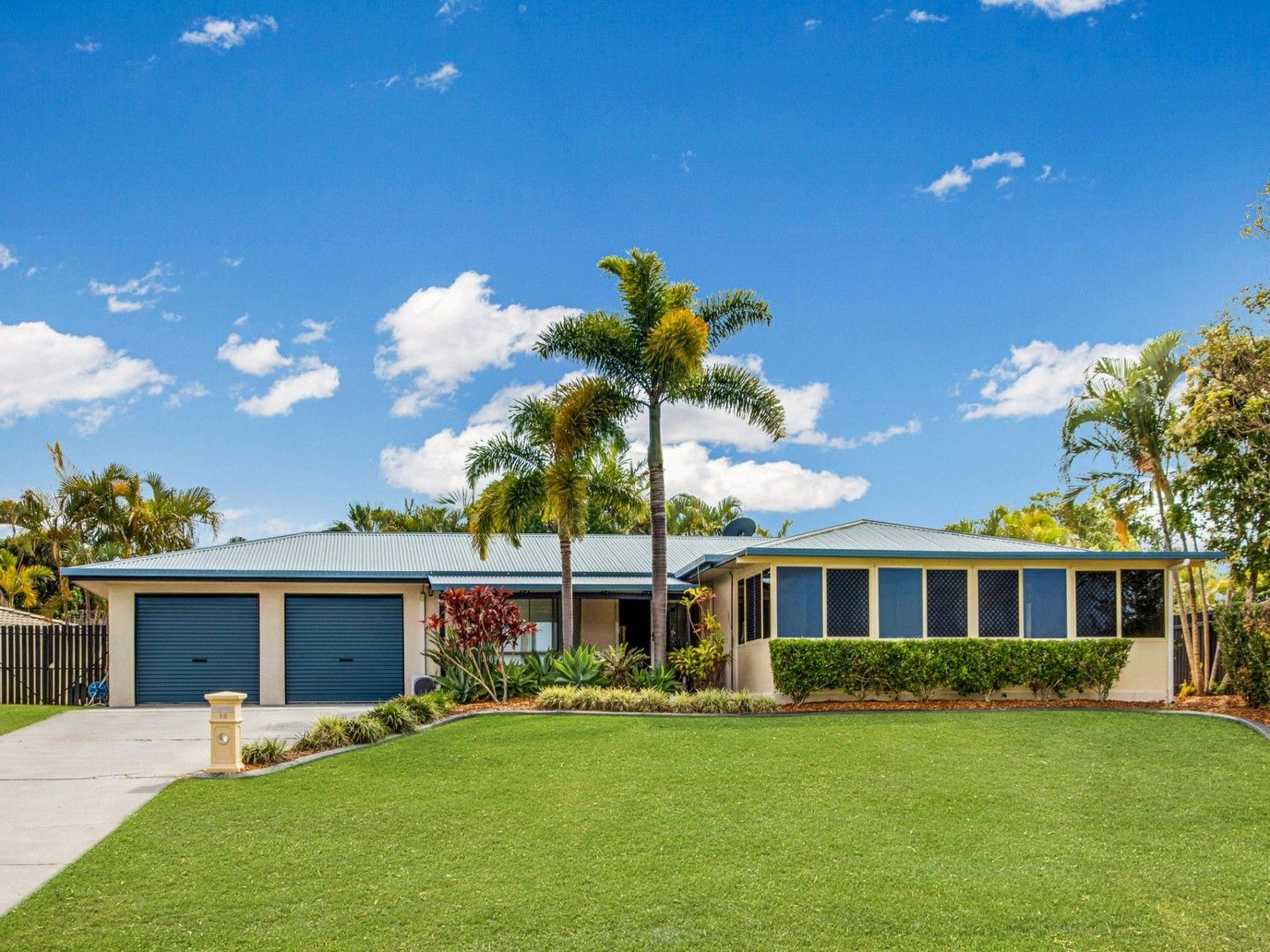 5 bedrooms House in 12 Langdon Street TANNUM SANDS QLD, 4680