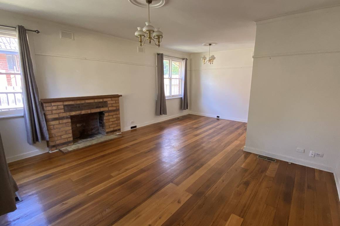 Picture of 33 Kinlock Ave, MURRUMBEENA VIC 3163
