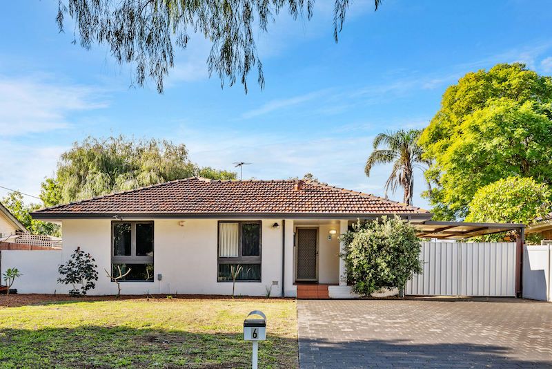 3 bedrooms House in 6 Drayton Court KELMSCOTT WA, 6111