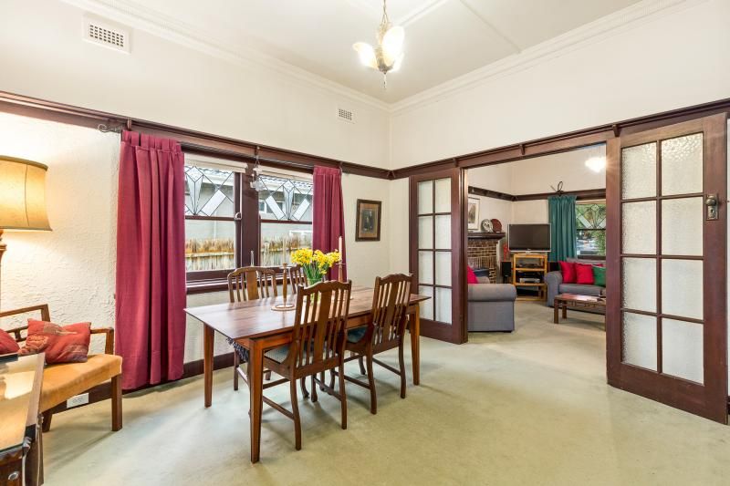 77 Middlesex Road, Surrey Hills VIC 3127, Image 2