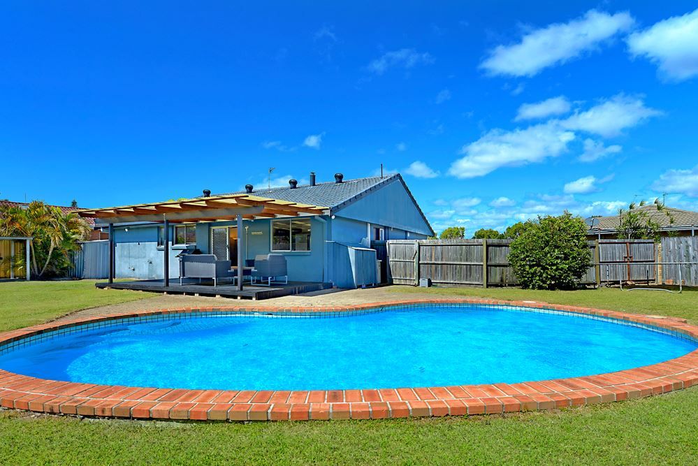 8 Rotorua Place, Clear Island Waters QLD 4226, Image 1