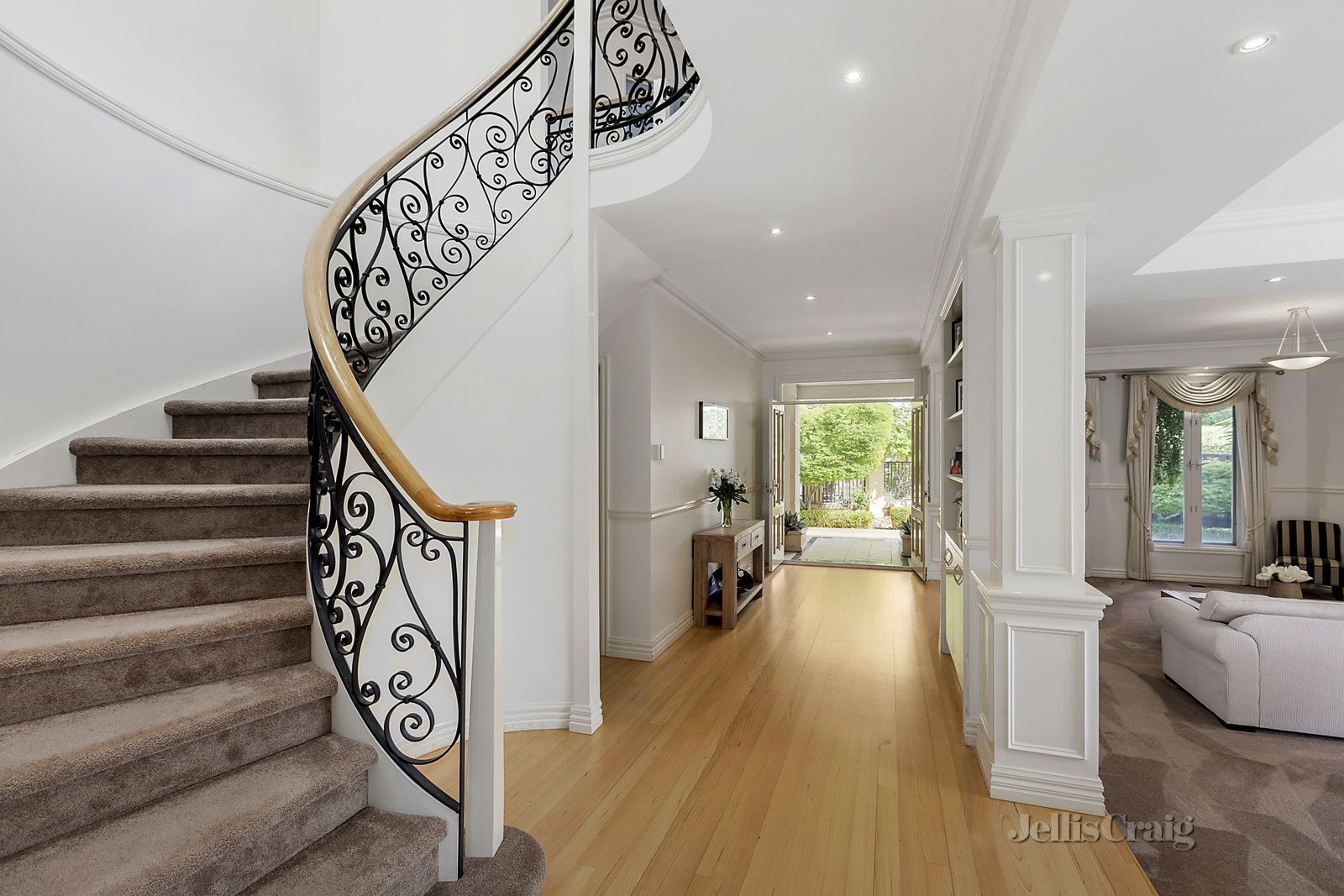 6 Augustus Rise, Templestowe VIC 3106, Image 2