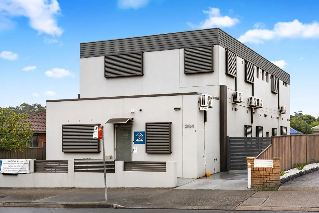 Established 11-Room Boarding House with Manager's Accommodation - Ideal for NDIS, Supported Living or Worker Housing - Widok 3