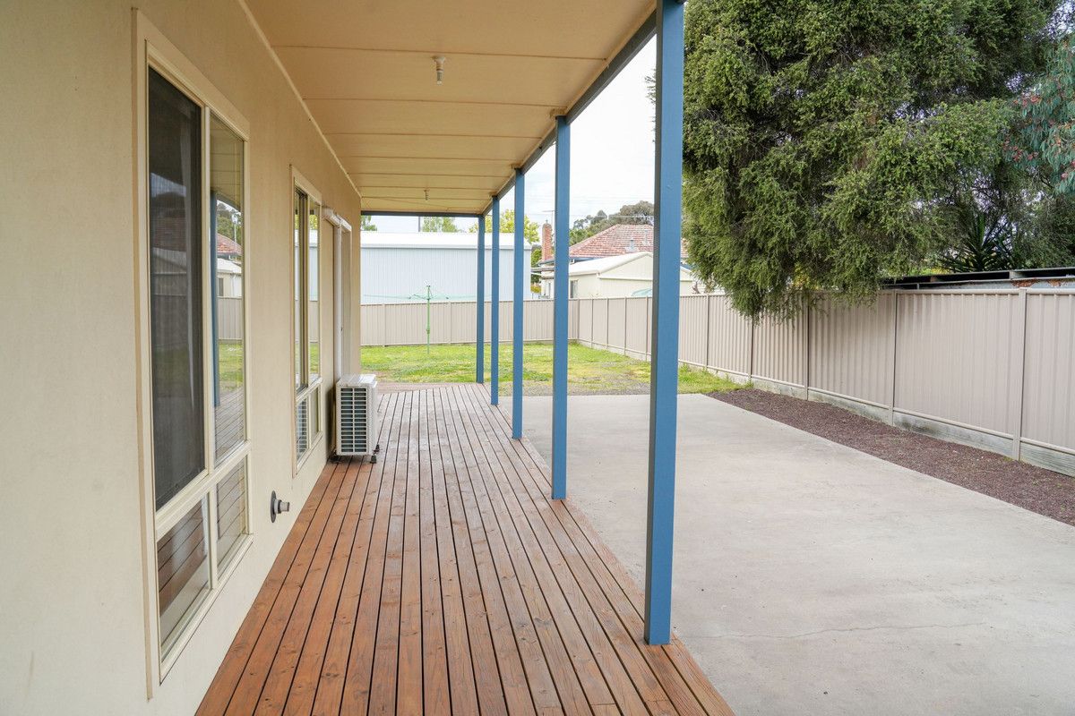 20 Chamberlain Court, Hamilton VIC 3300, Image 2