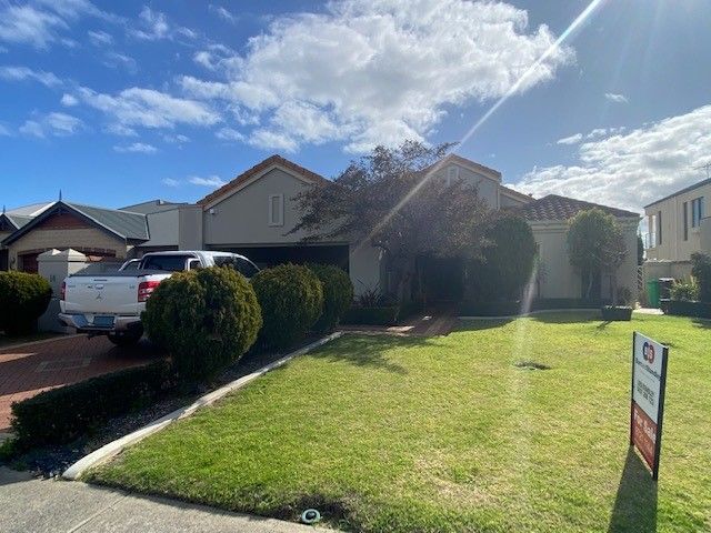 4 bedrooms House in 14 Pickworth Retreat PELICAN POINT WA, 6230