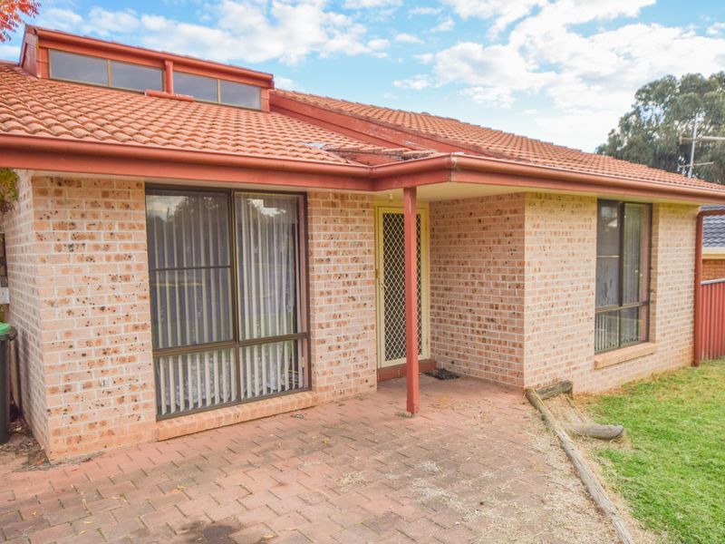 1/15 Watson Street, Young NSW 2594