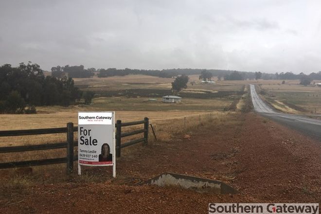 Picture of 18 Mellows Road, WANDERING WA 6308