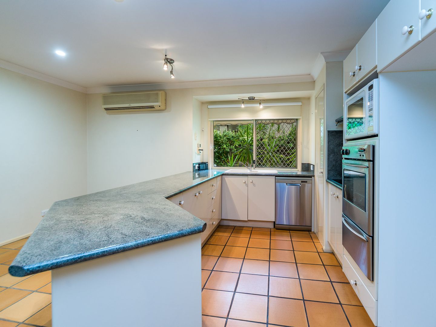 26 Edgeworth Place, Helensvale QLD 4212, Image 1