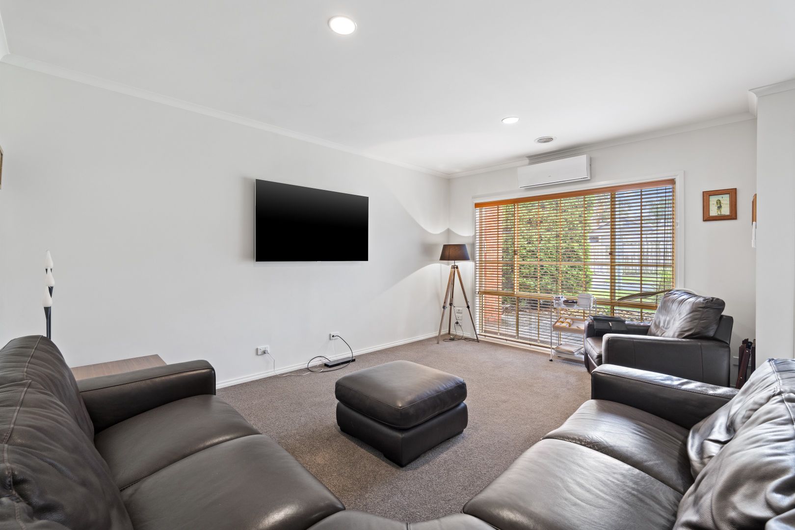 1 St Helena Place, Rowville VIC 3178, Image 2