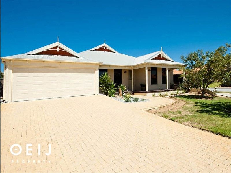4 bedrooms House in 17 Peaslake Street BUTLER WA, 6036