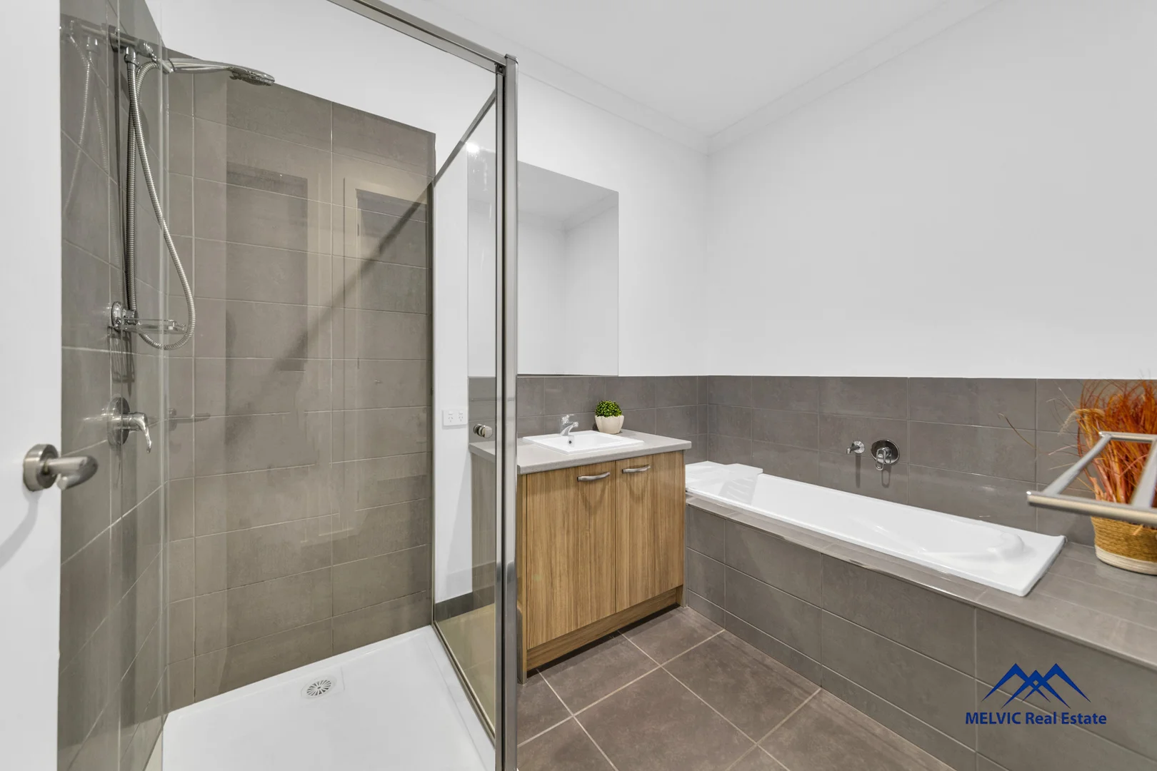 Additional image 18 of 8 Criterion Way, Cranbourne East VIC 3977