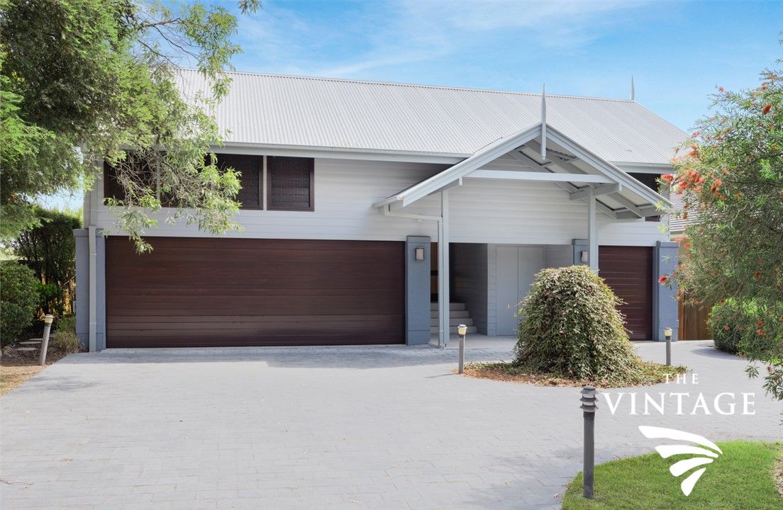 3 bedrooms House in 17 Maculata Place POKOLBIN NSW, 2320