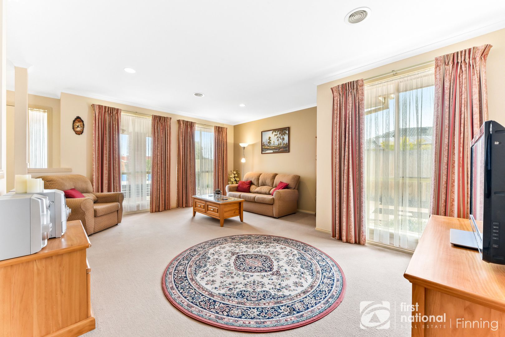 2 Isabella Place, Cranbourne North VIC 3977, Image 2