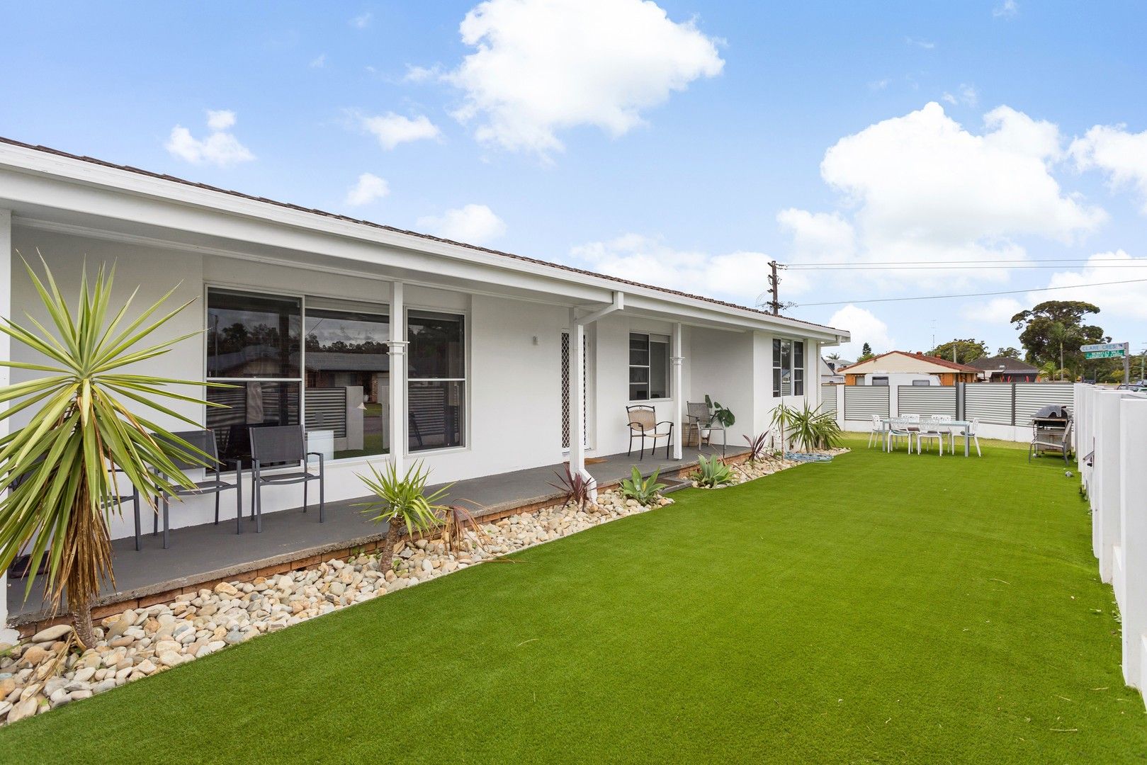 3 bedrooms House in 2 Clare Crescent BERKELEY VALE NSW, 2261