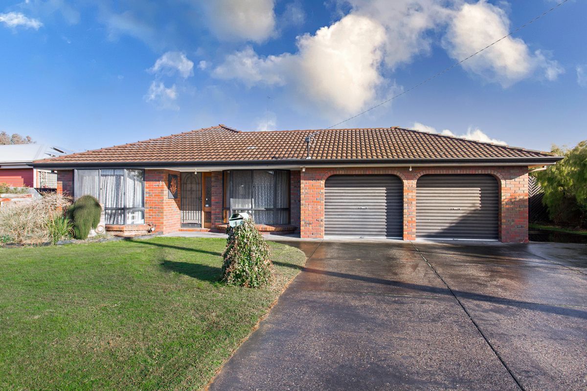 1 Wyndholm Crescent, Wendouree VIC 3355, Image 0