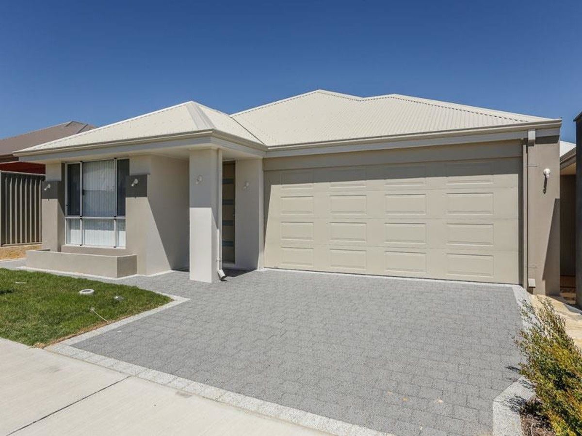 4 bedrooms House in 8 Fulvous Loop EGLINTON WA, 6034