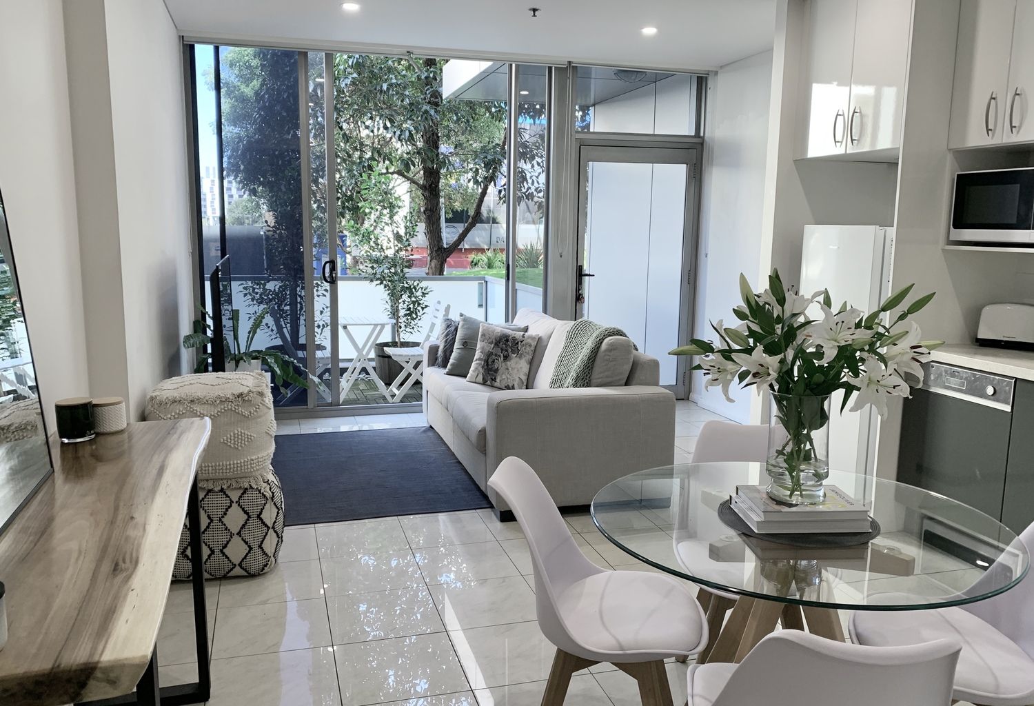 1 bedrooms Apartment / Unit / Flat in 133/4 Lachlan Street WATERLOO NSW, 2017
