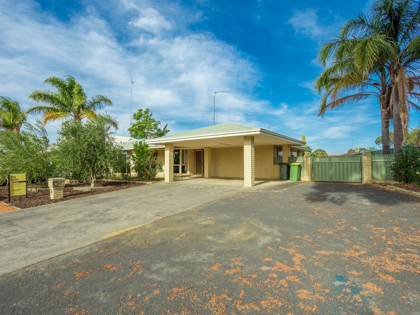 4 Young Street, Harvey WA 6220, Image 1