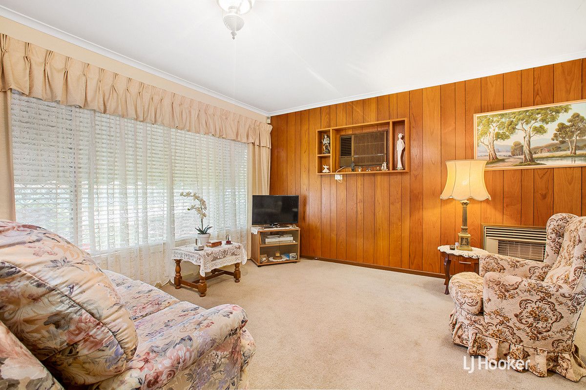 4 Barrington Road, Elizabeth Downs SA 5113, Image 2