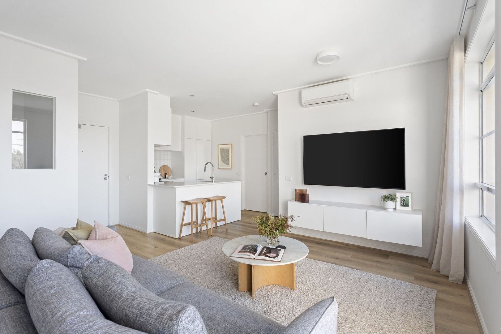 1 bedrooms Apartment / Unit / Flat in 9/2 Seisman Place PORT MELBOURNE VIC, 3207