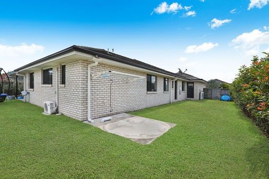 6 Cooloola Court, Little Mountain QLD 4551, Image 2