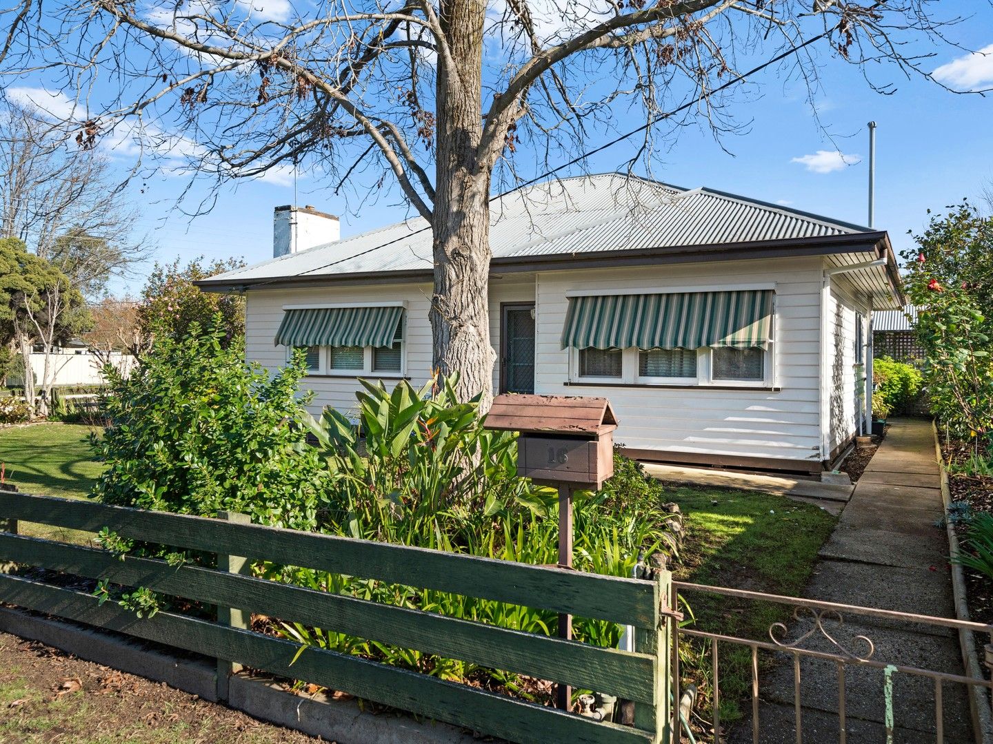 3 bedrooms House in 16 South Street BENALLA VIC, 3672