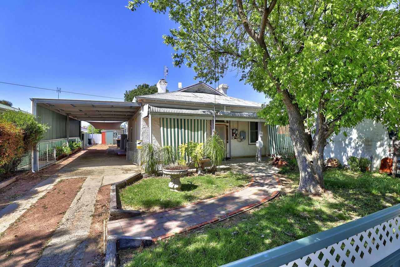 3 bedrooms House in 18 Livingstone St MATHOURA NSW, 2710