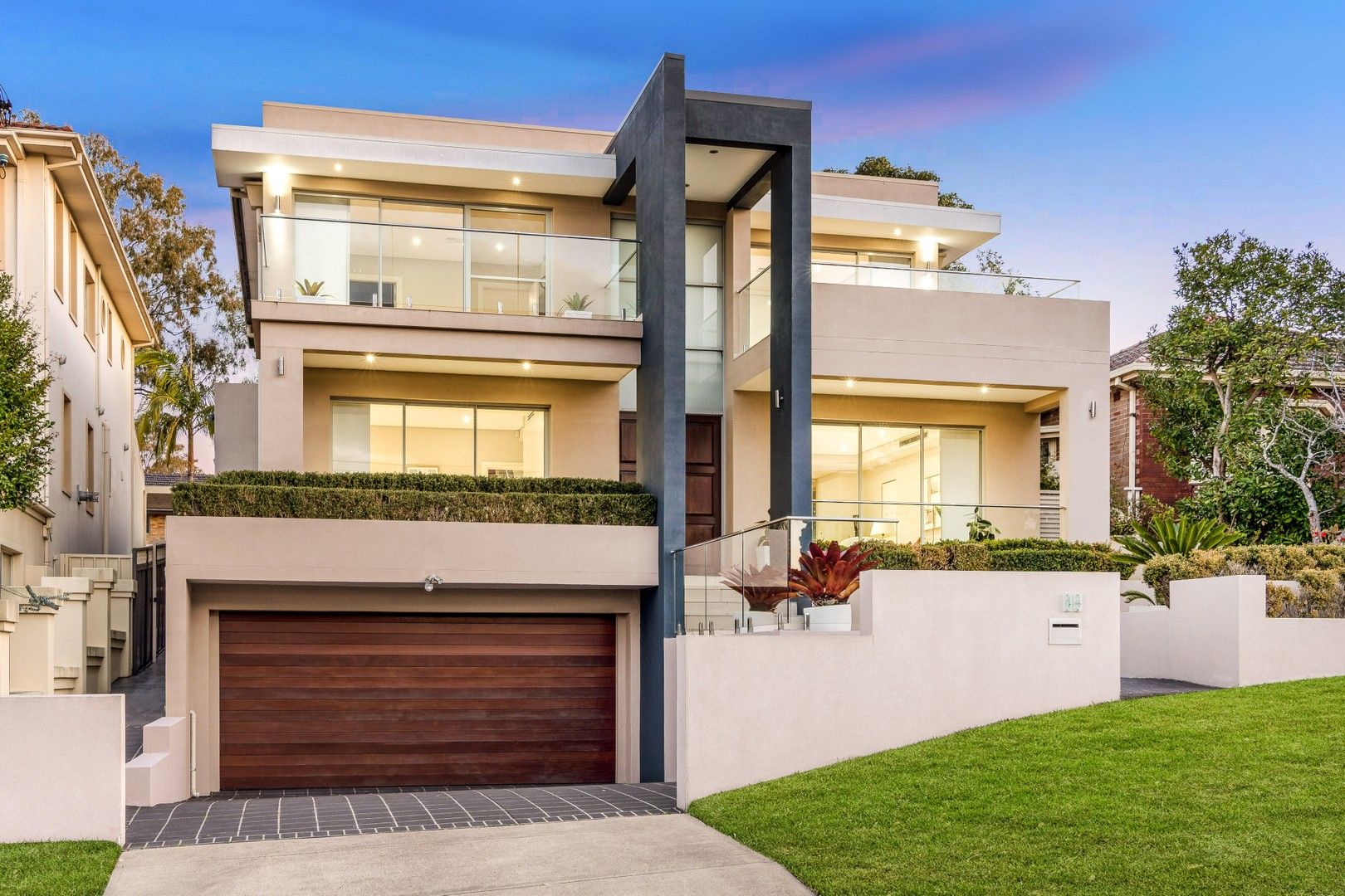 5 bedrooms House in 44 Lynwood Street BLAKEHURST NSW, 2221