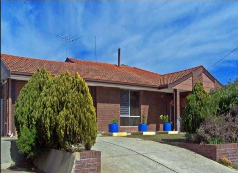 3 bedrooms House in 42 St Ives Drive YANCHEP WA, 6035
