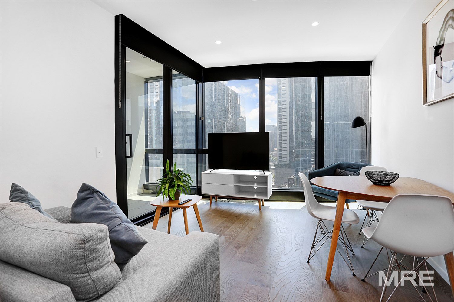 1 bedrooms Apartment / Unit / Flat in 1802/70 Southbank Boulevard SOUTHBANK VIC, 3006