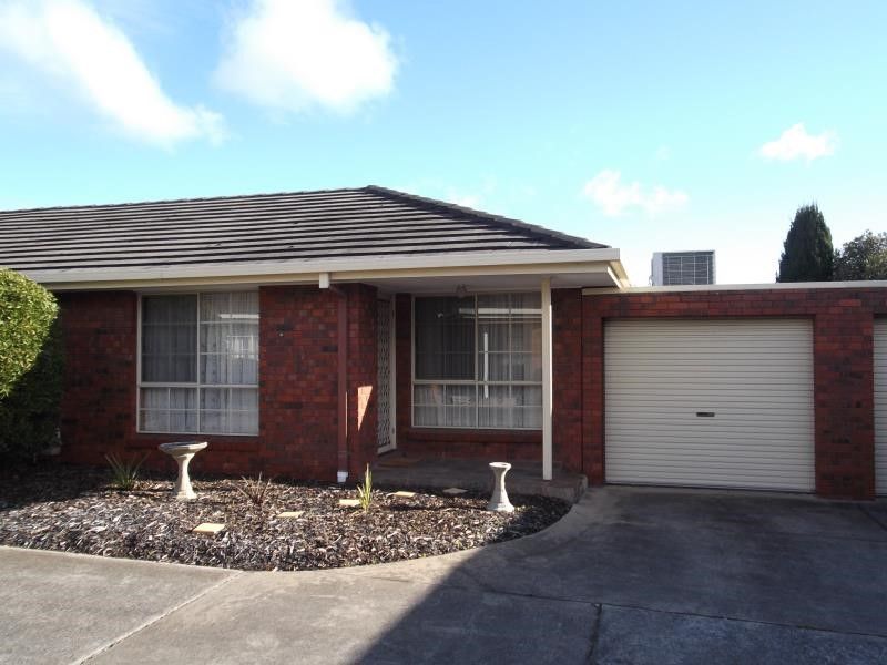 2 bedrooms Apartment / Unit / Flat in 3/21 Glastonbury Drive HIGHTON VIC, 3216