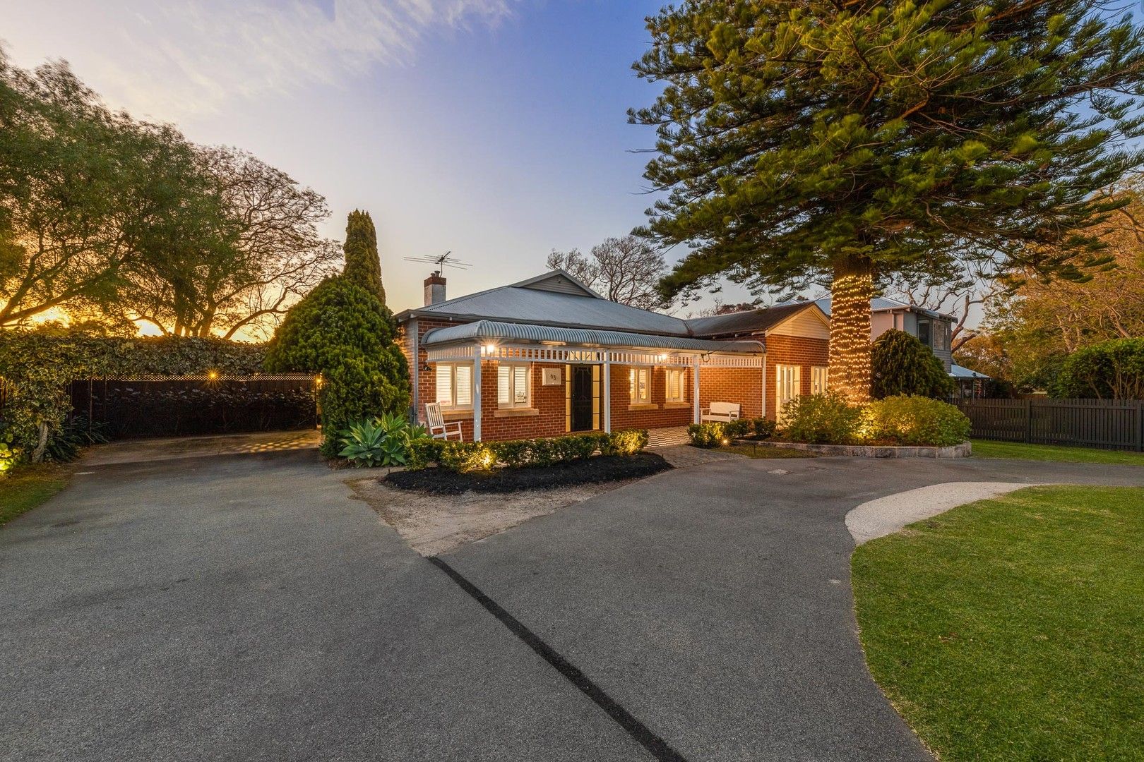 4 bedrooms House in 63 Smyth Road NEDLANDS WA, 6009