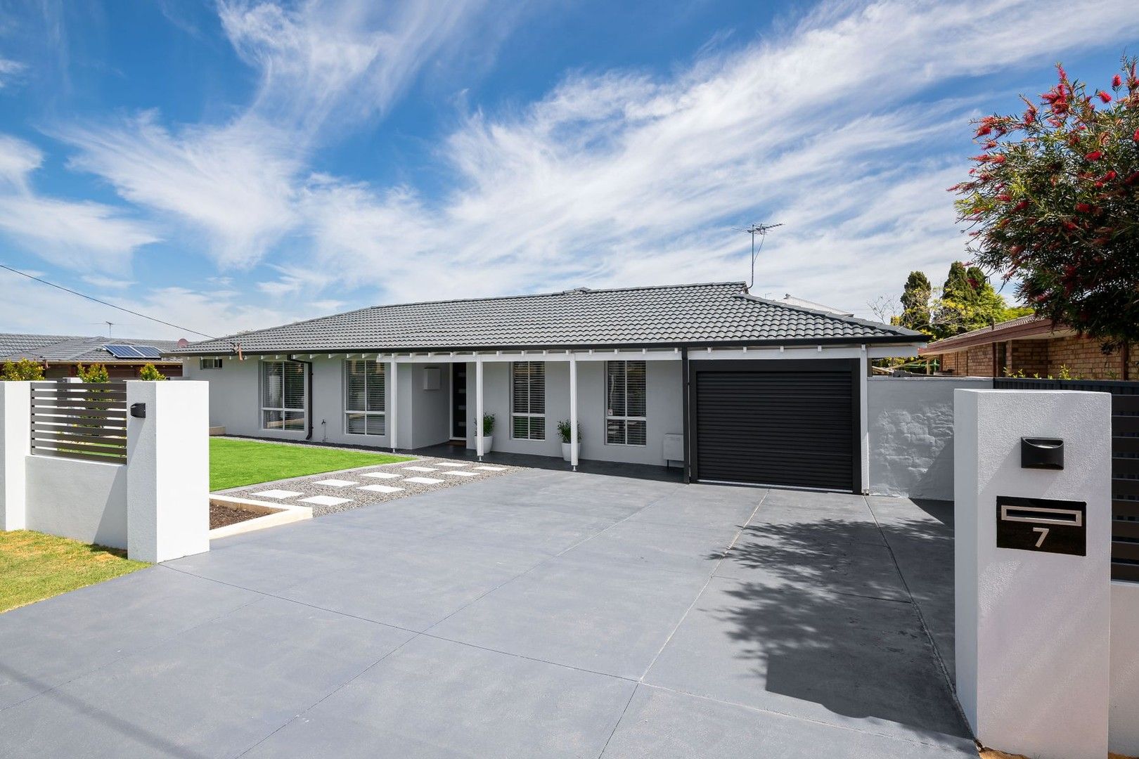3 bedrooms House in 7 Byrne Close PADBURY WA, 6025