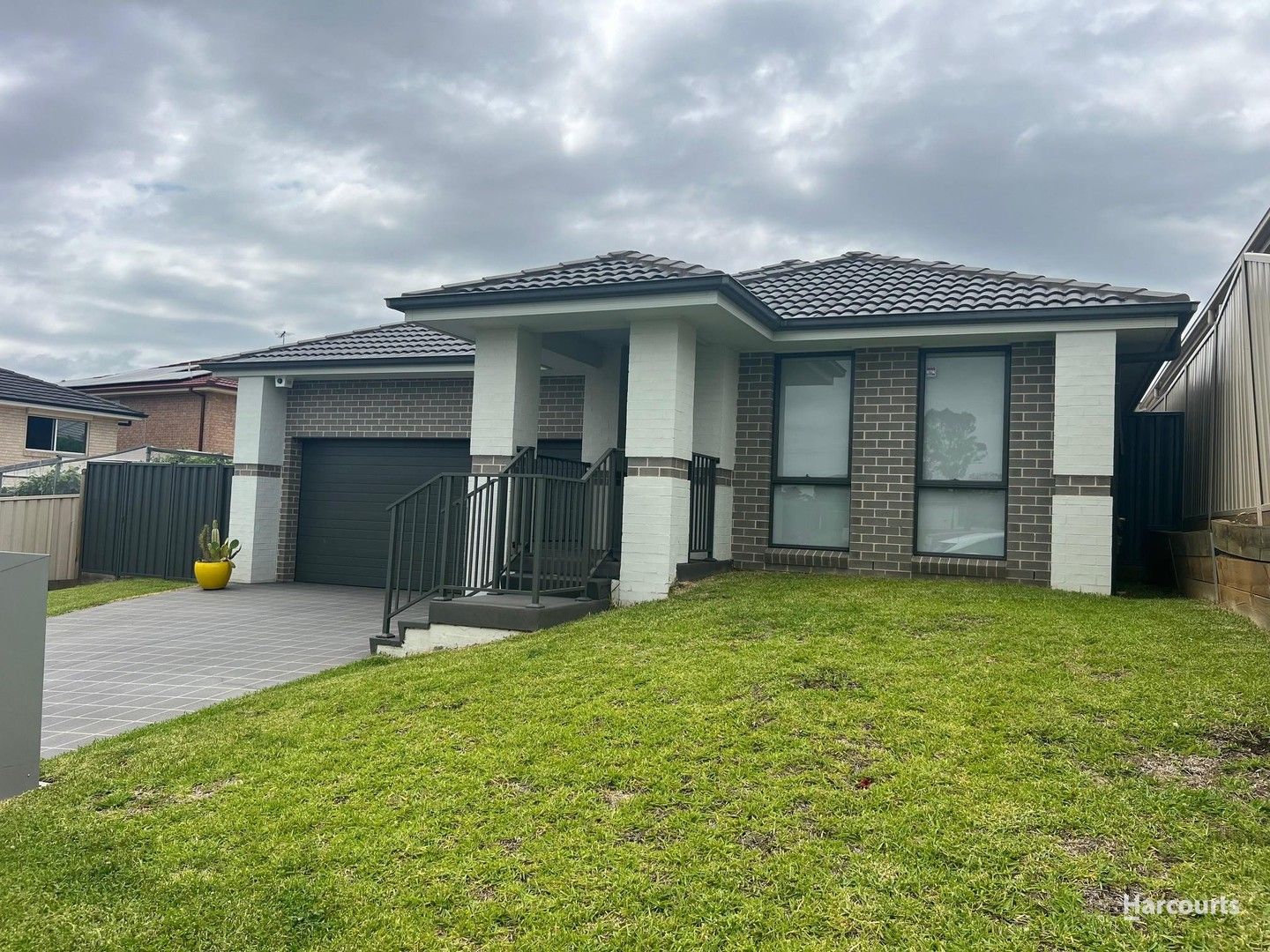 27 Heritage Heights Circuit, St Helens Park NSW 2560 House For Rent