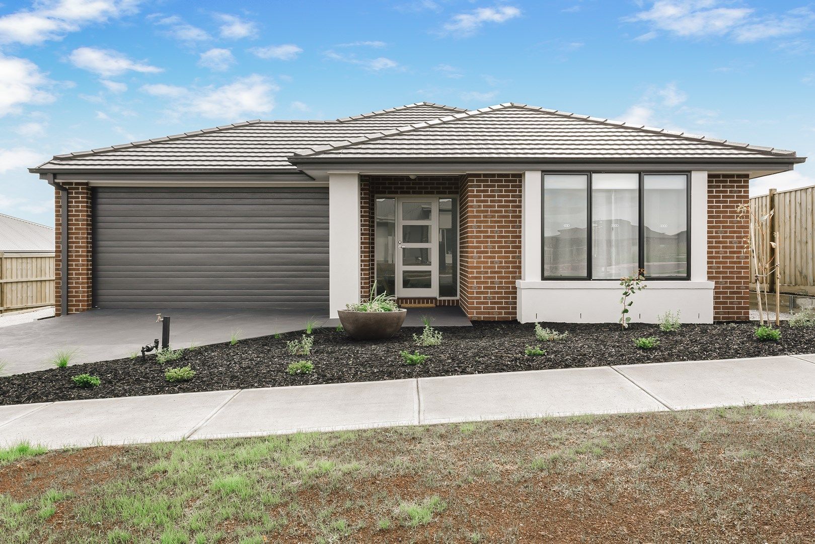 5 Silvertown Road, Drouin VIC 3818, Image 0