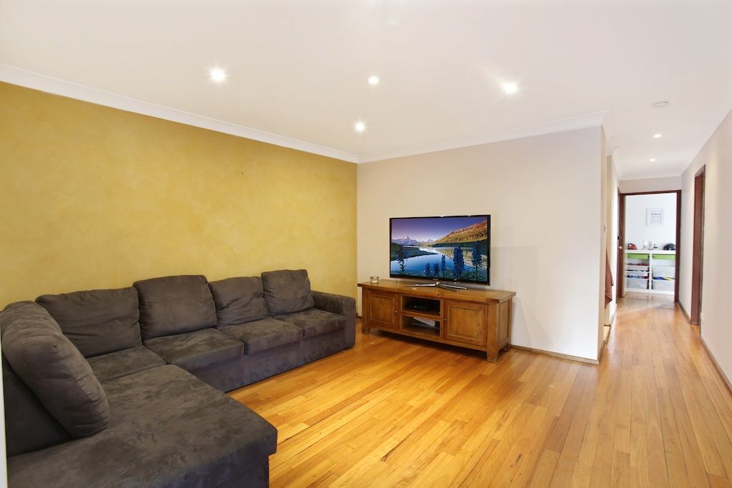 2/7 Kellerman Drive, St Helens Park NSW 2560, Image 1