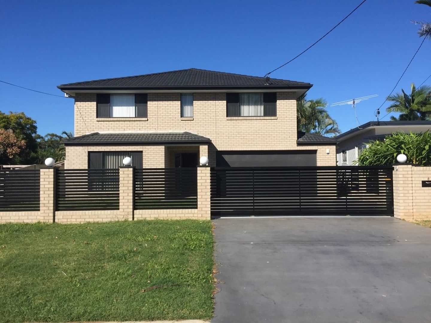 6 bedrooms House in 8 Twenty Second Avenue BRIGHTON QLD, 4017