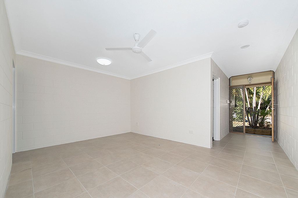 4/11-13 Hughes Street, Hermit Park QLD 4812, Image 2