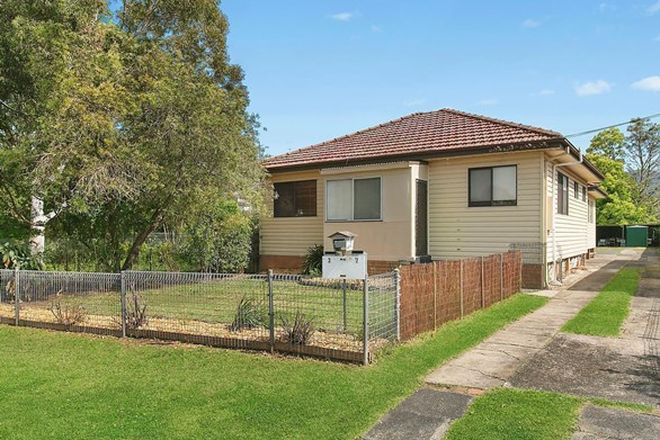 Picture of 12 Arrow Avenue, FIGTREE NSW 2525