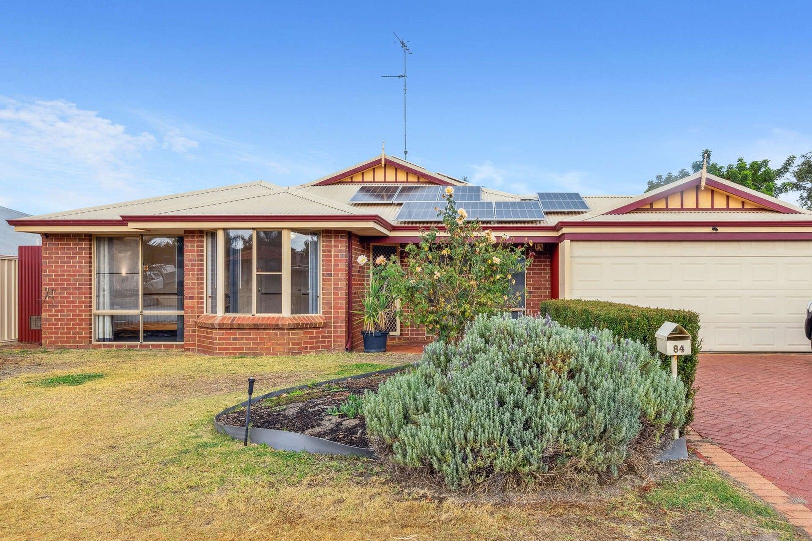 4 bedrooms House in 84 Templetonia Promenade HALLS HEAD WA, 6210