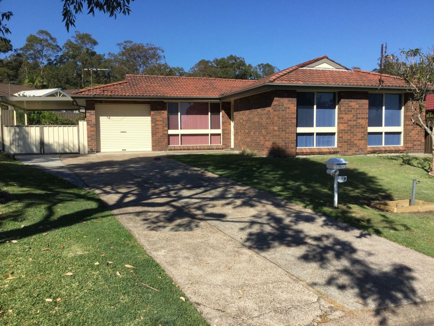 3 bedrooms House in 8 Nigel Place CAREY BAY NSW, 2283