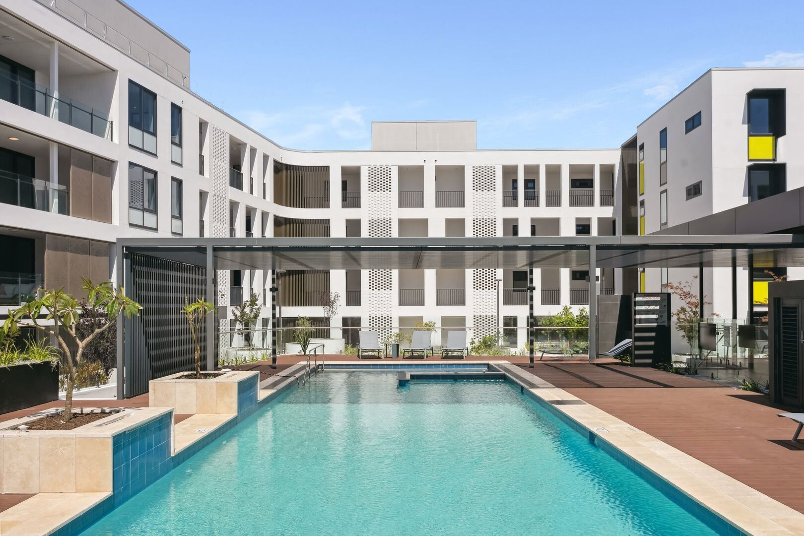 2 bedrooms Apartment / Unit / Flat in 414/2 Thorburn Way SHENTON PARK WA, 6008