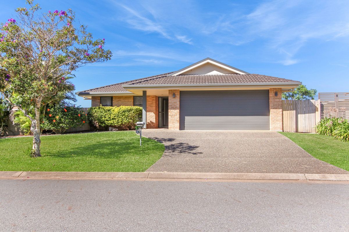 4 bedrooms House in 71 Currawong Drive PORT MACQUARIE NSW, 2444