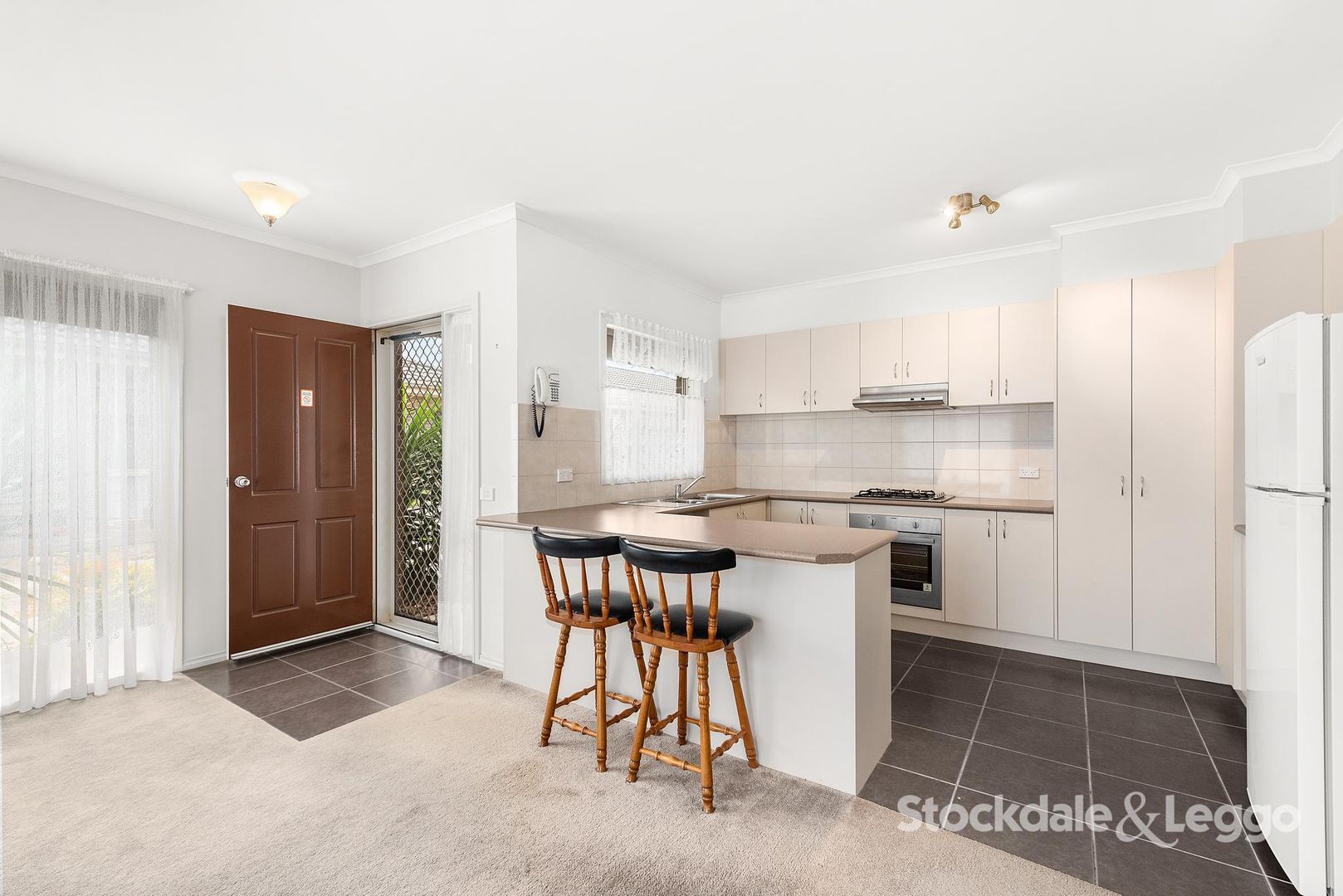 2/27-29 Rogers Street, Pakenham VIC 3810, Image 2