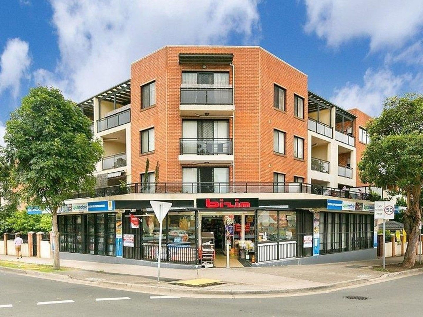 2 bedrooms Apartment / Unit / Flat in 40/35-37 Harrow Road AUBURN NSW, 2144