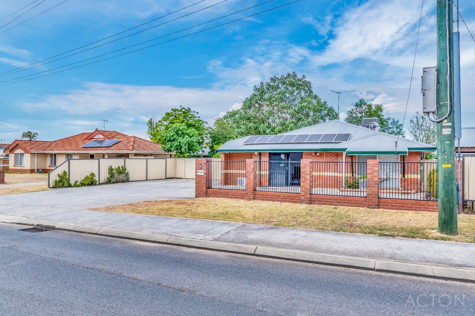 3 bedrooms House in 27 Murdoch Drive GREENFIELDS WA, 6210