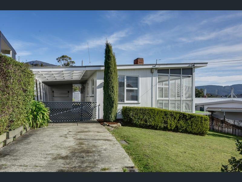 3 bedrooms House in 10 Ogilvie Street MOUNT STUART TAS, 7000